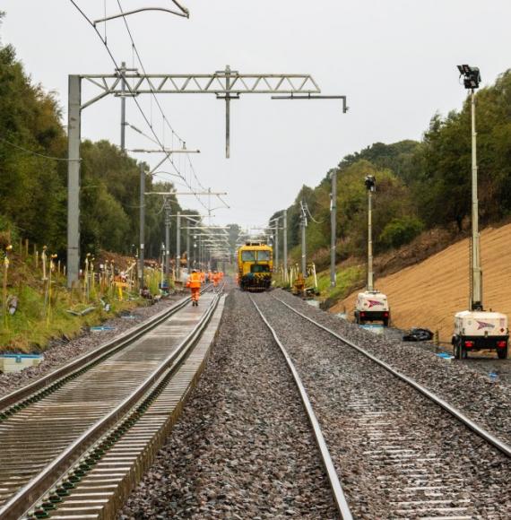 Flood-damaged Edinburgh-Glasgow line to reopen