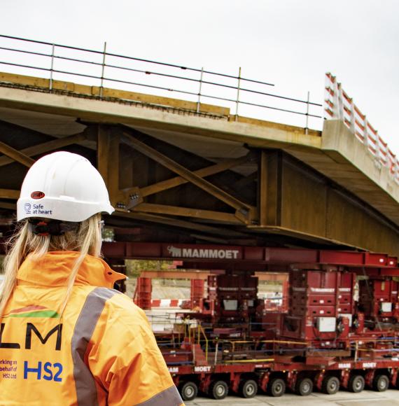 The HS2 914 tonne bridge that was placed in 45 minutes 
