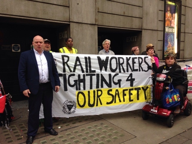 GTR sets RMT deadline to end Southern conductor dispute