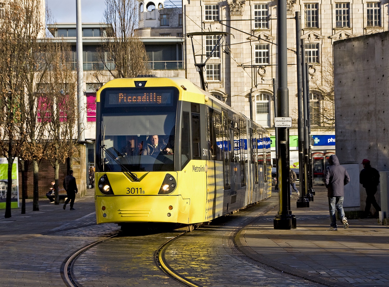 Manchester accident shows dangers of trams in pedestrian areas – RAIB