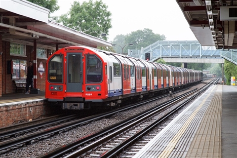 Derailed engineering train causes Central Line delays