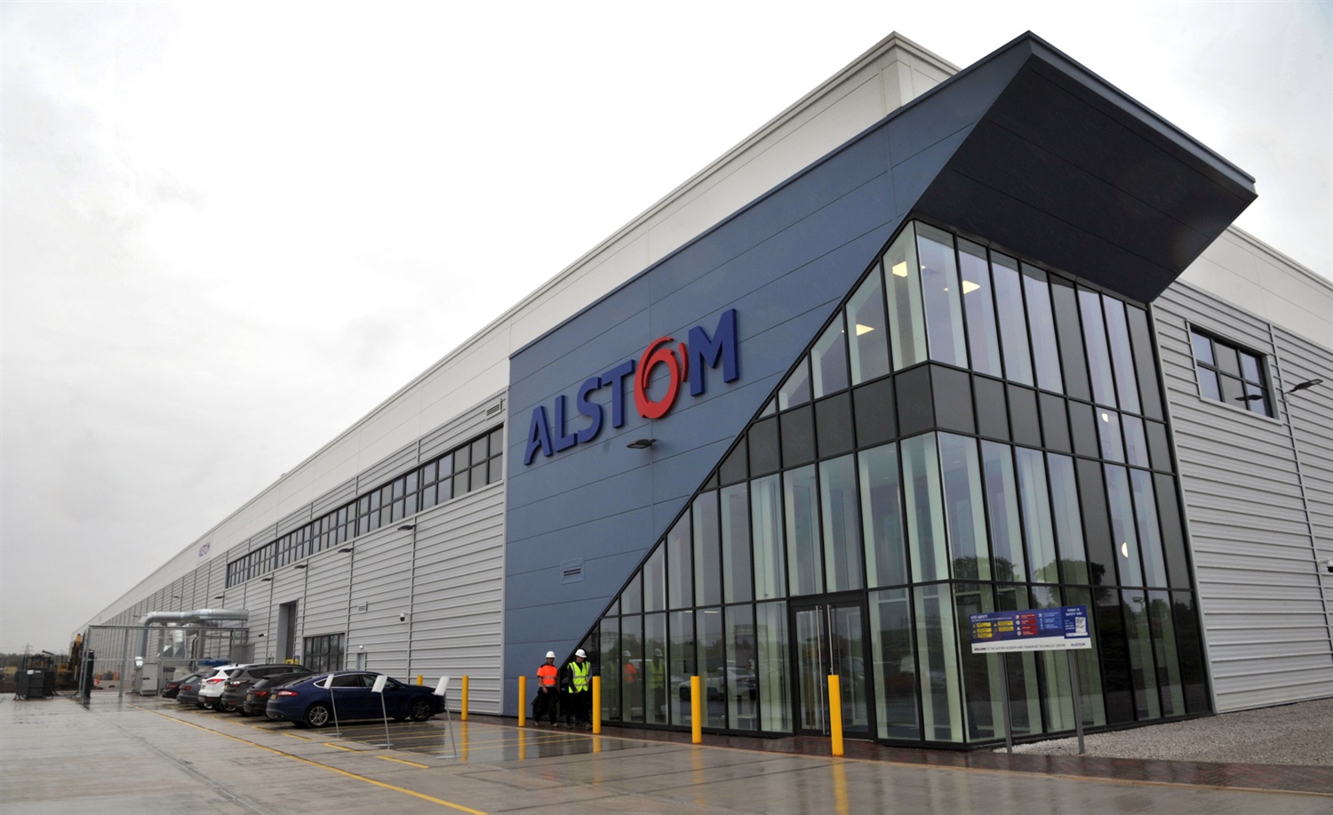 Alstom opens UK’s largest train modernisation facility in Widnes 
