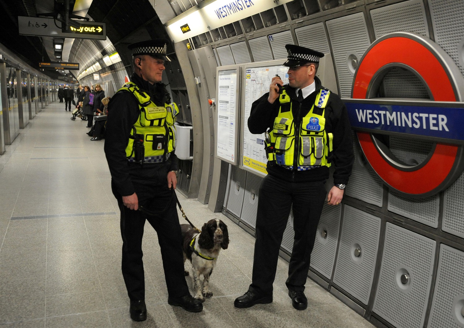 Over 100 police offers to patrol the Night Tube