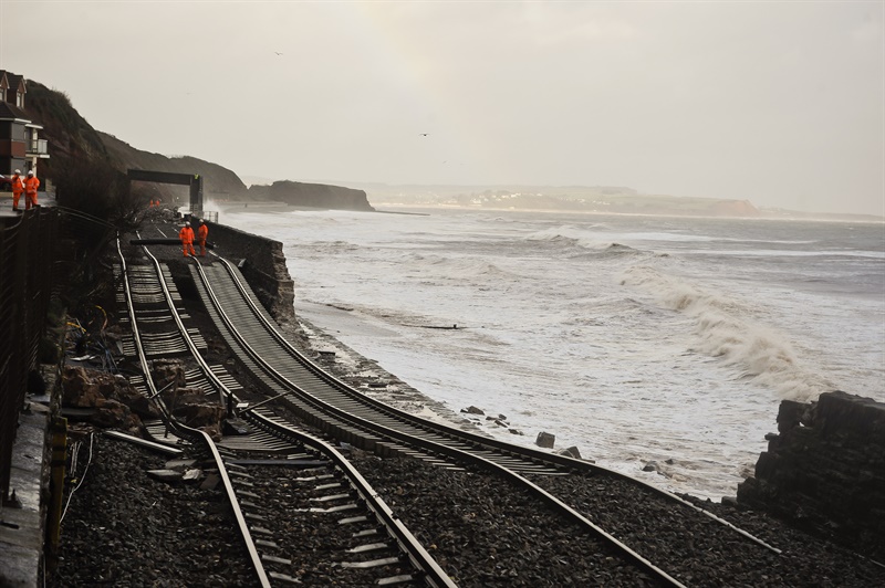 Government may review report into alternative routes at Dawlish