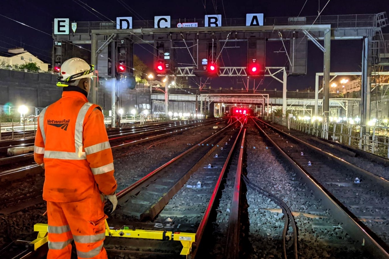 Overnight work to overhead power lines at Euston  