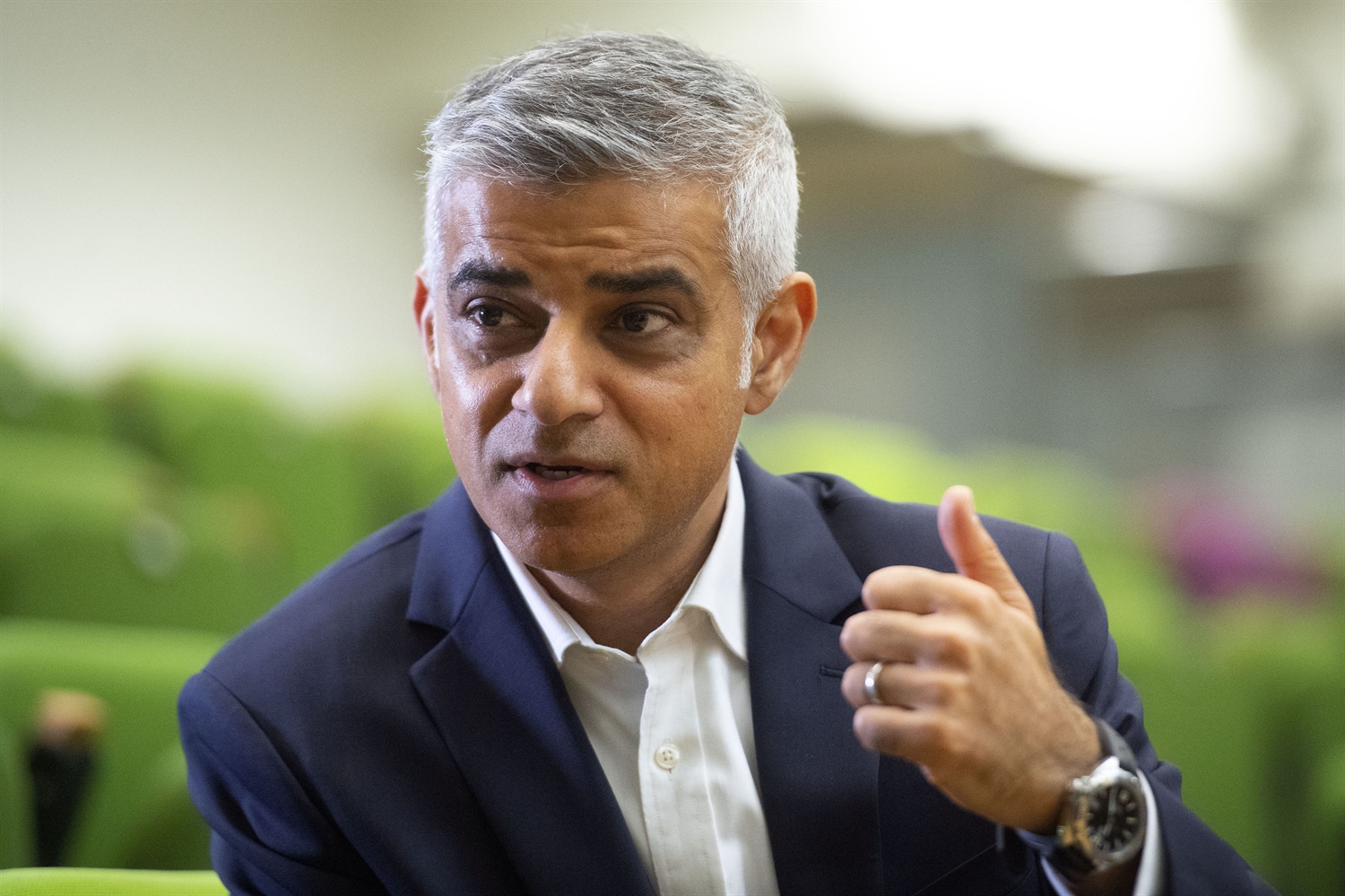 Transport minister blames Khan for TfL’s financial problems as it struggles to fund Crossrail