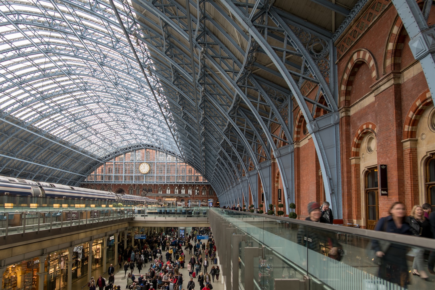 Queues of 15,000 and Eurostar chaos at St Pancras in no-deal Brexit 