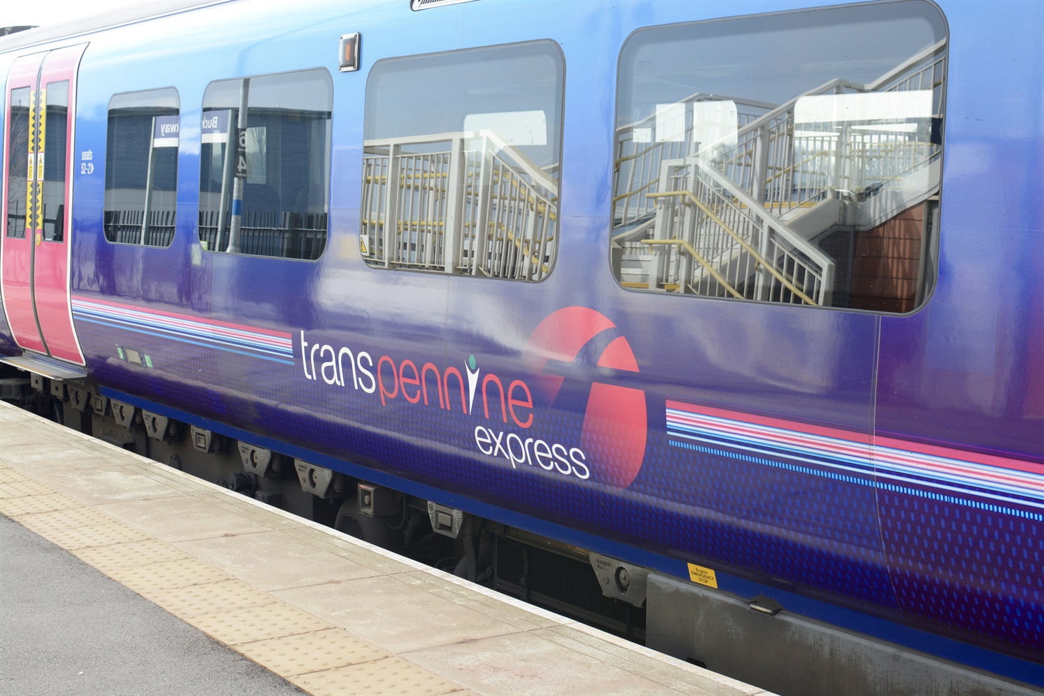 FirstGroup boss resigns after £327m loss