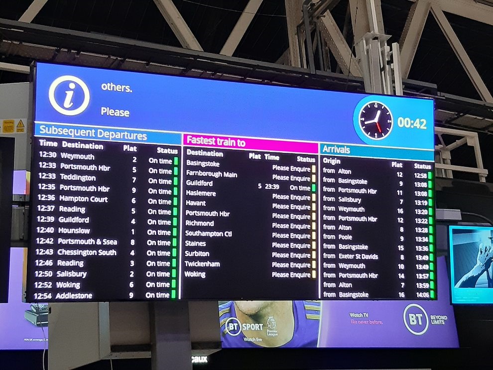 London Waterloo tests out new HD passenger information screen 