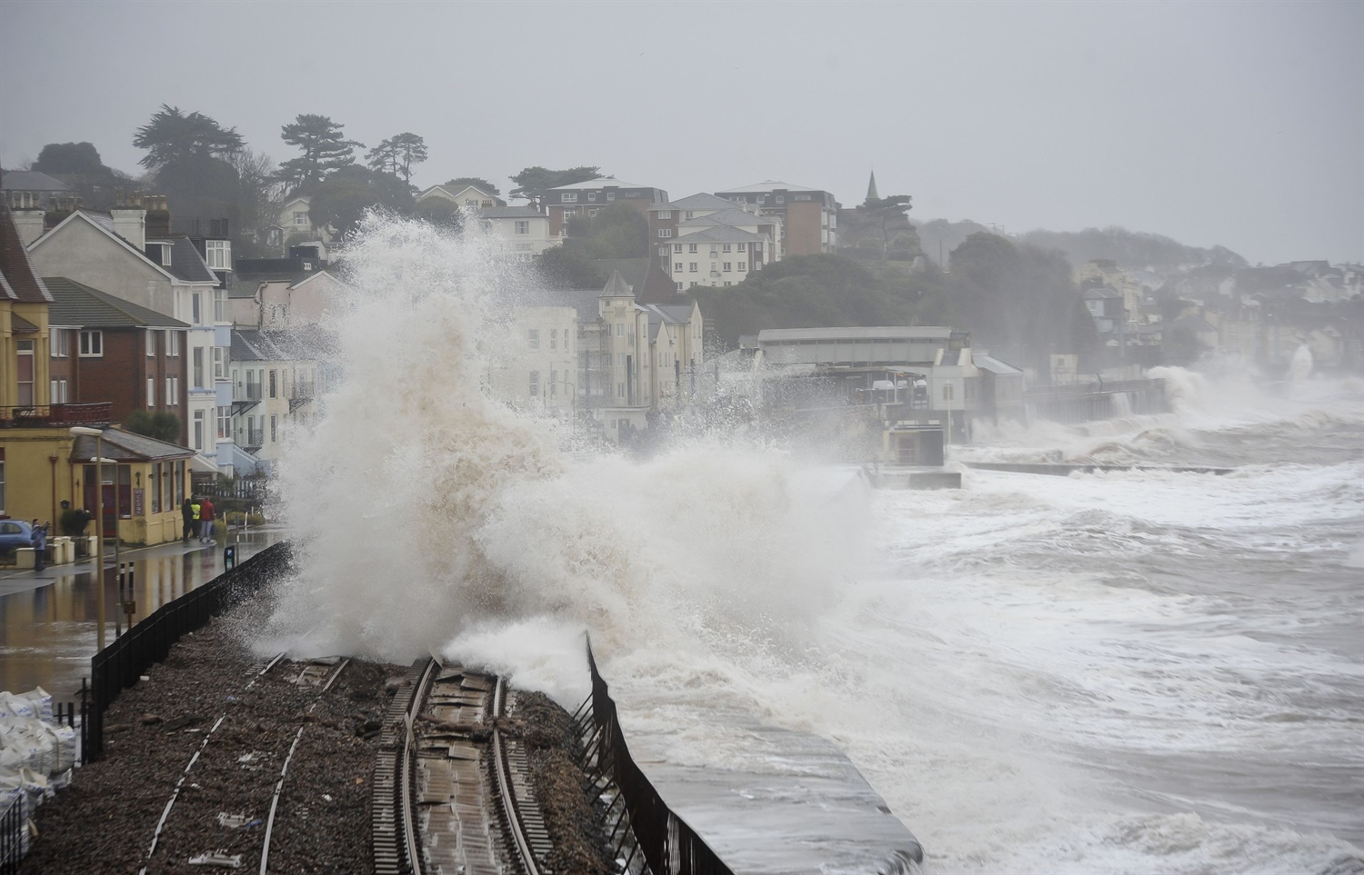 Dawlish sea wall gets council planning approval with construction to begin in May