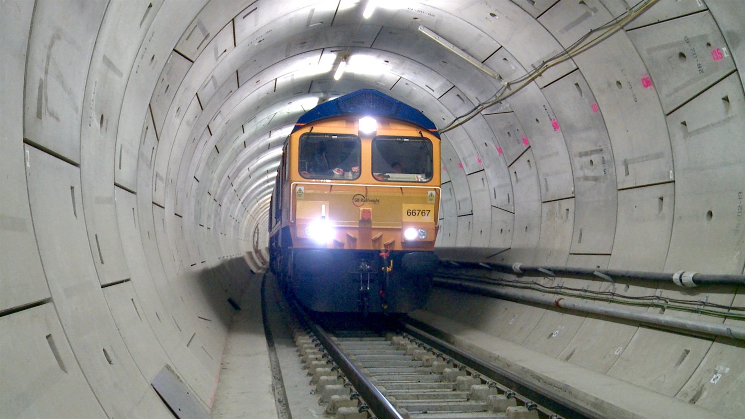 concreting-train-in-thames-tunnel 213782 23235802422 o