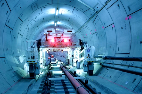 Crossrail tunnel fit-out on track
