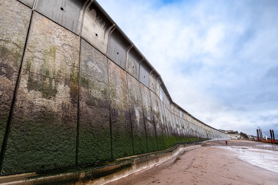 wall on the beach at dawlish 