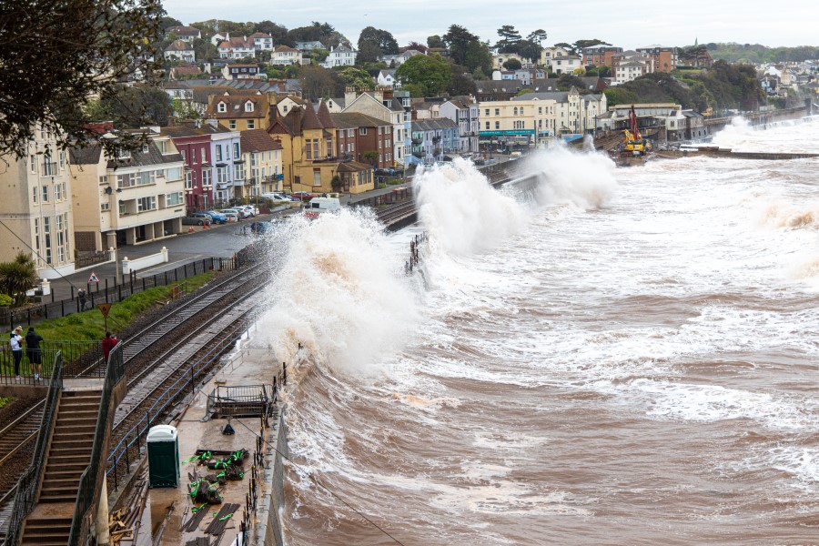 Stormy waves at dawlish 