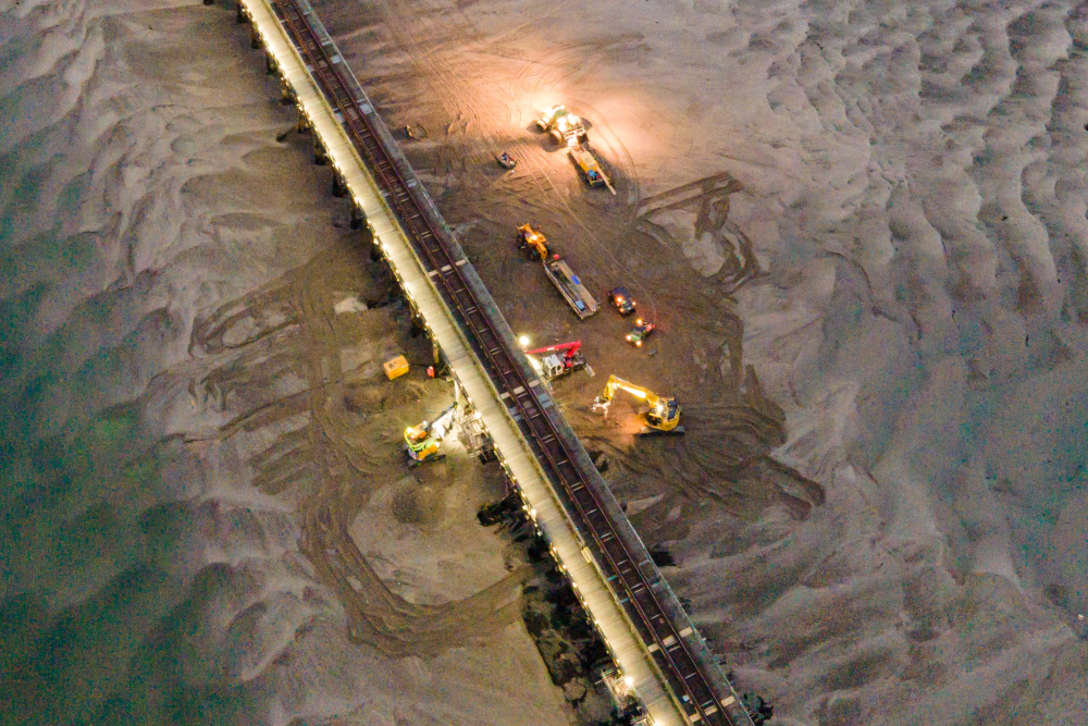 Engineers working on Barmouth Viaduct 