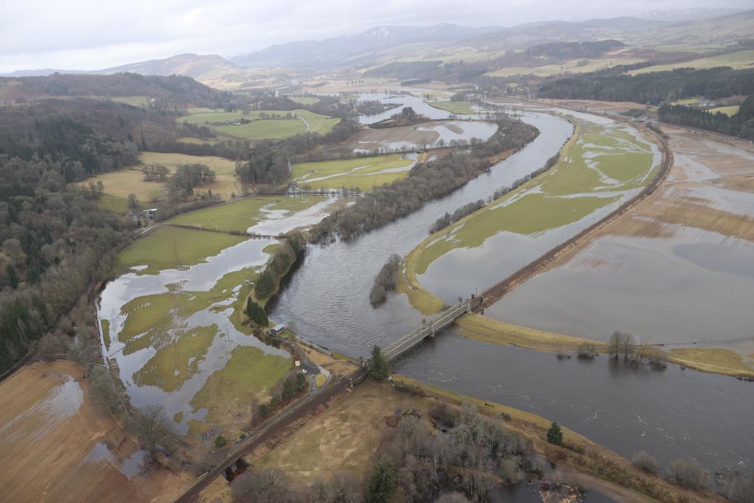 Flooding Dalguise Viaduct