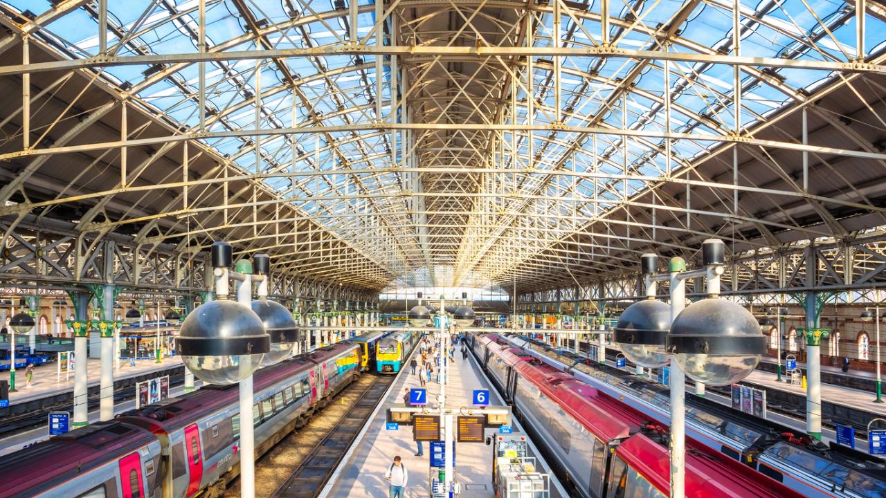 Manchester Piccadilly platforms 