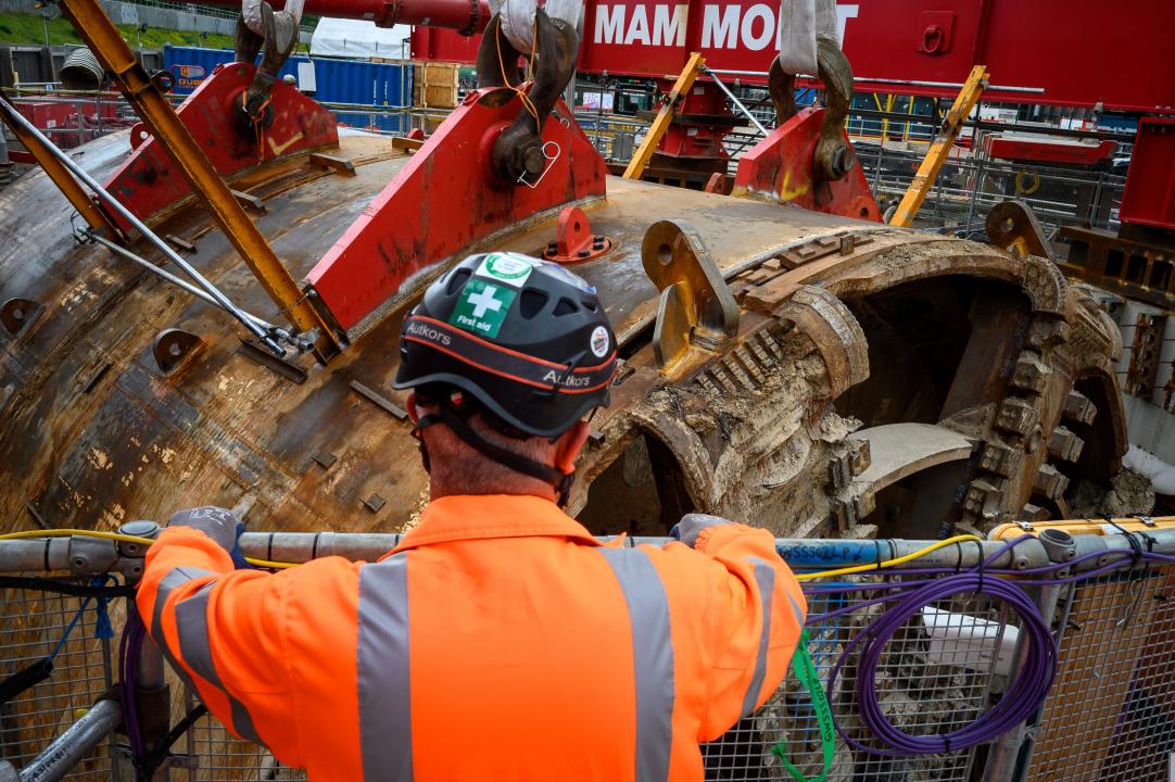 TBM Emily being lifted at Green Park Way Tunnel