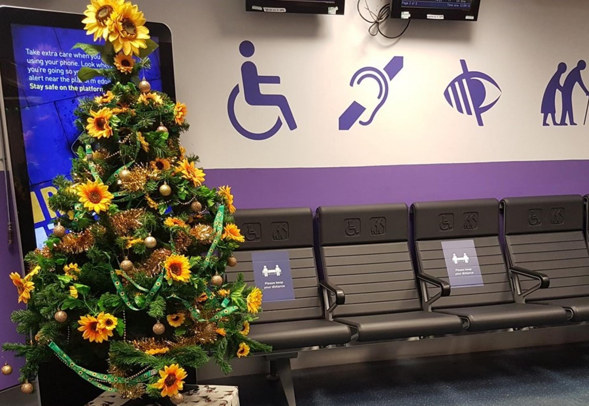 Euston station's 'sunflower' Christmas tree