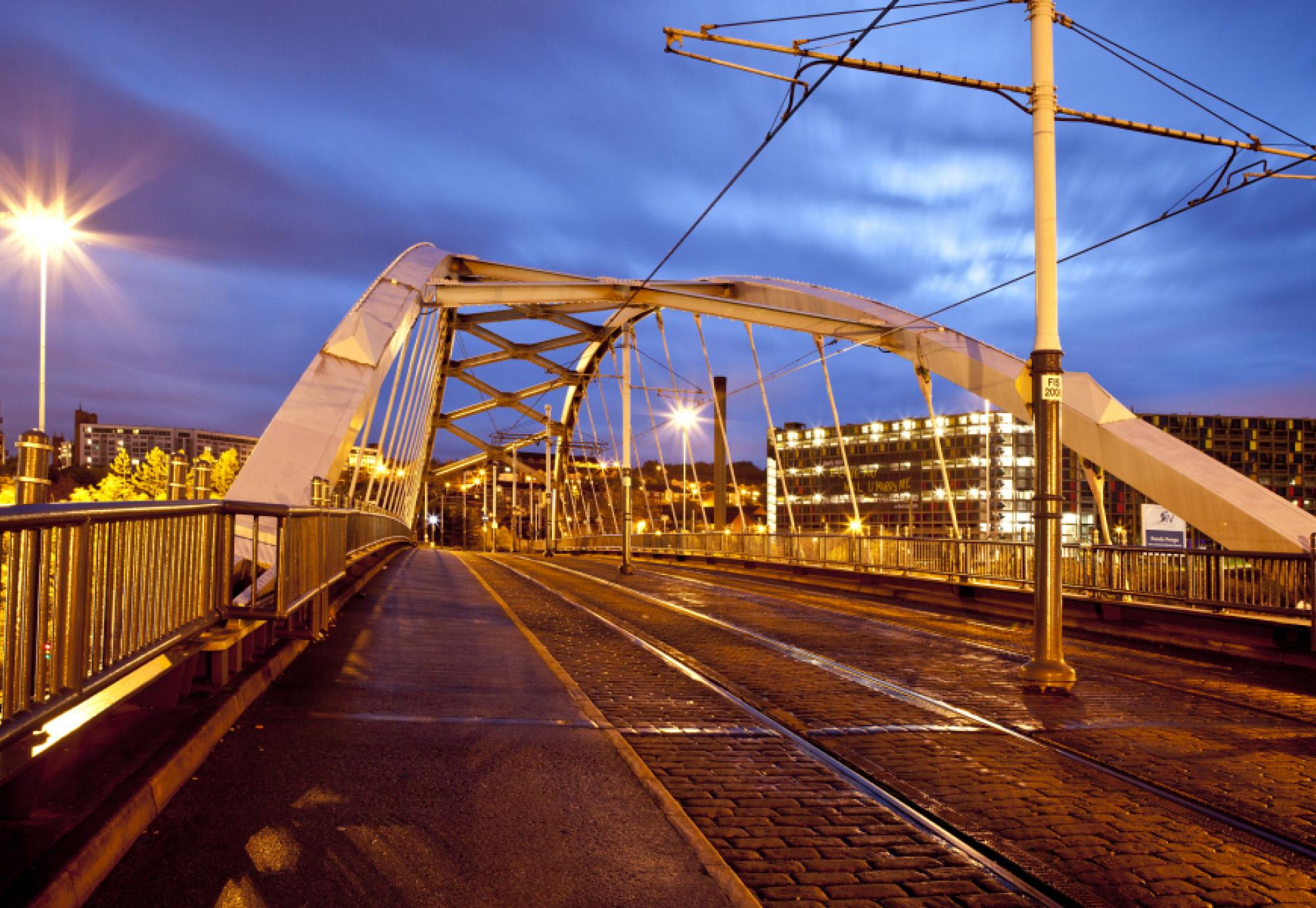 Rail bridge 