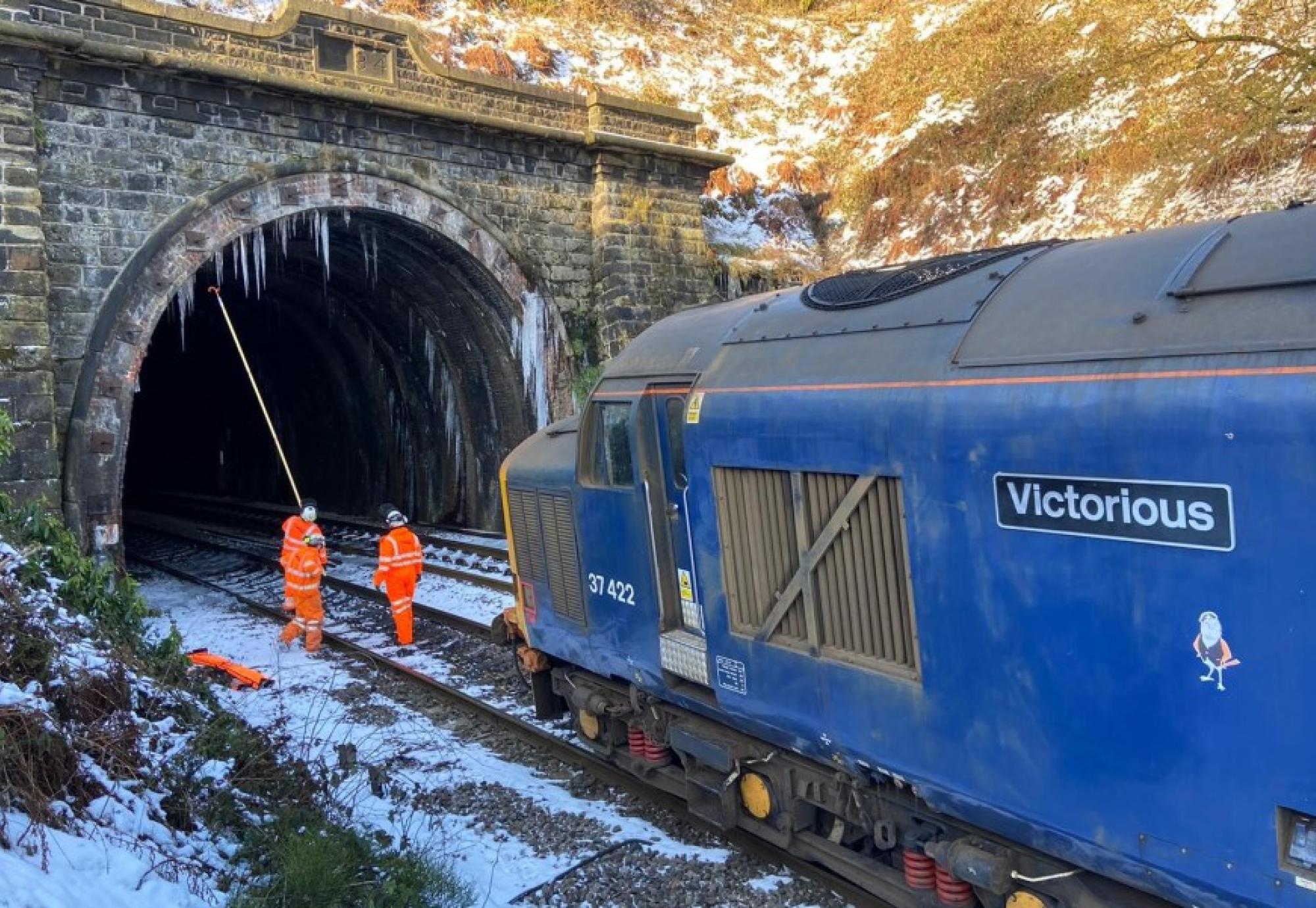 Network Rail teams tackle ice across West Yorkshire to keep vital services moving