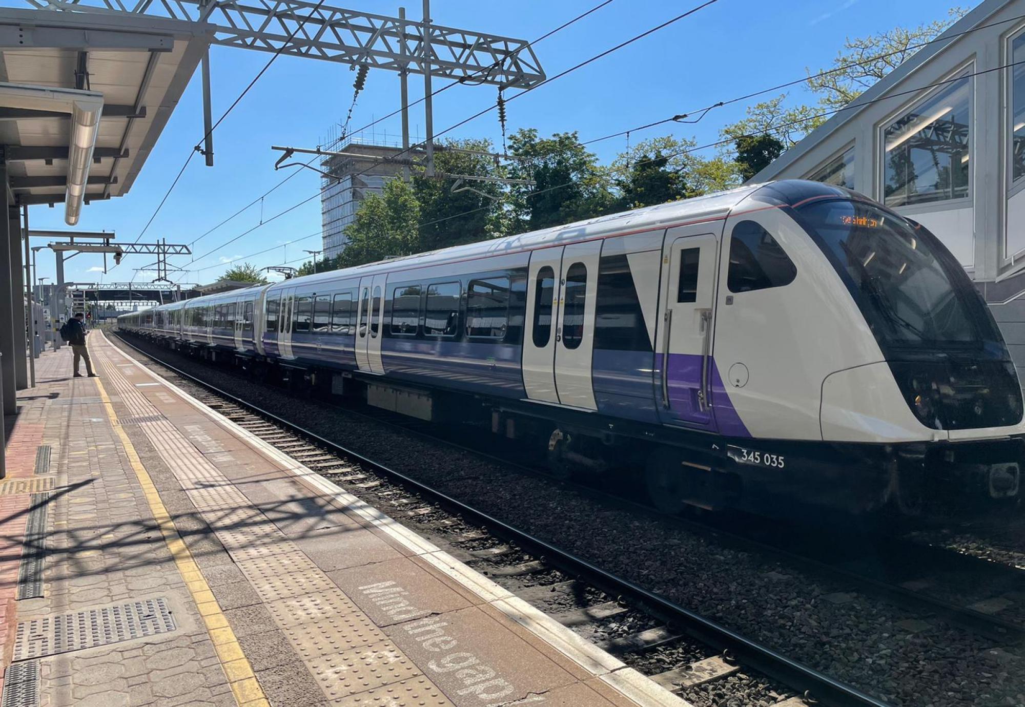 New platforms at Ealing Broadway station