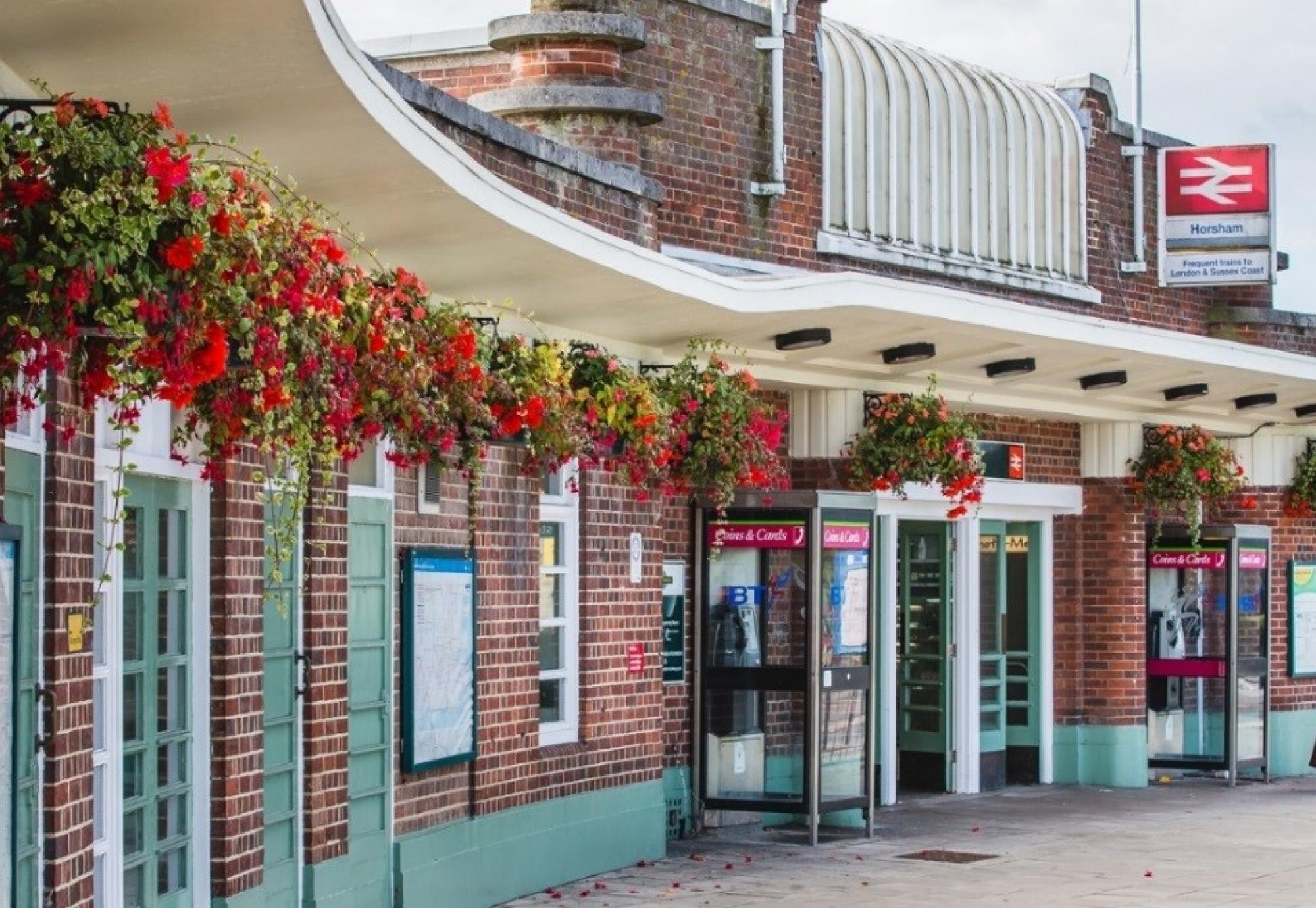 Horsham railway station