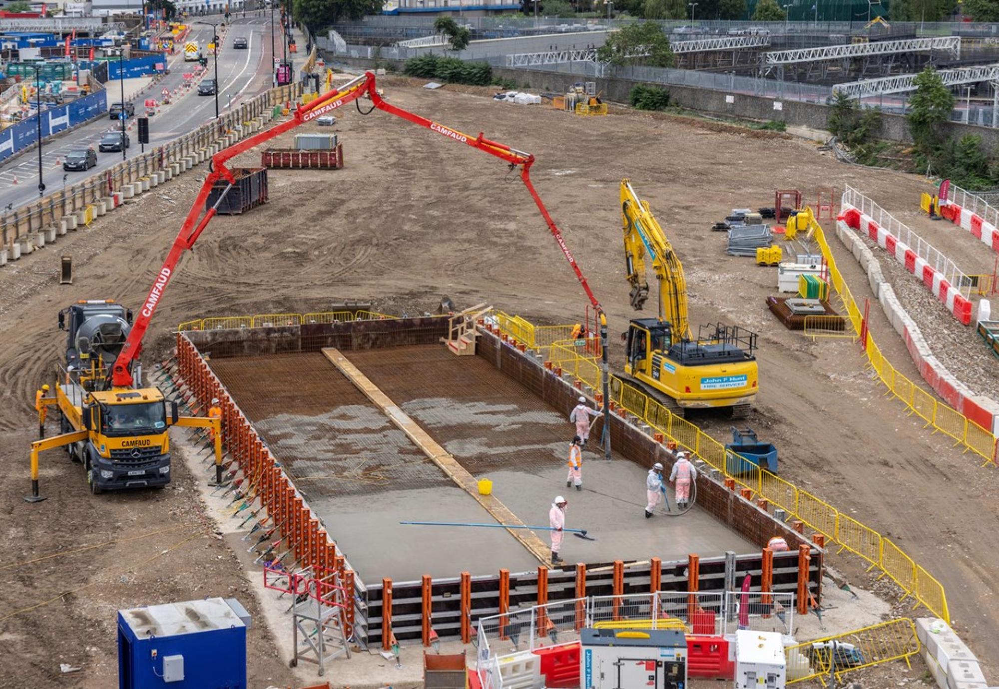 HS2 completes landmark Earth Friendly Concrete pour, via HS2 