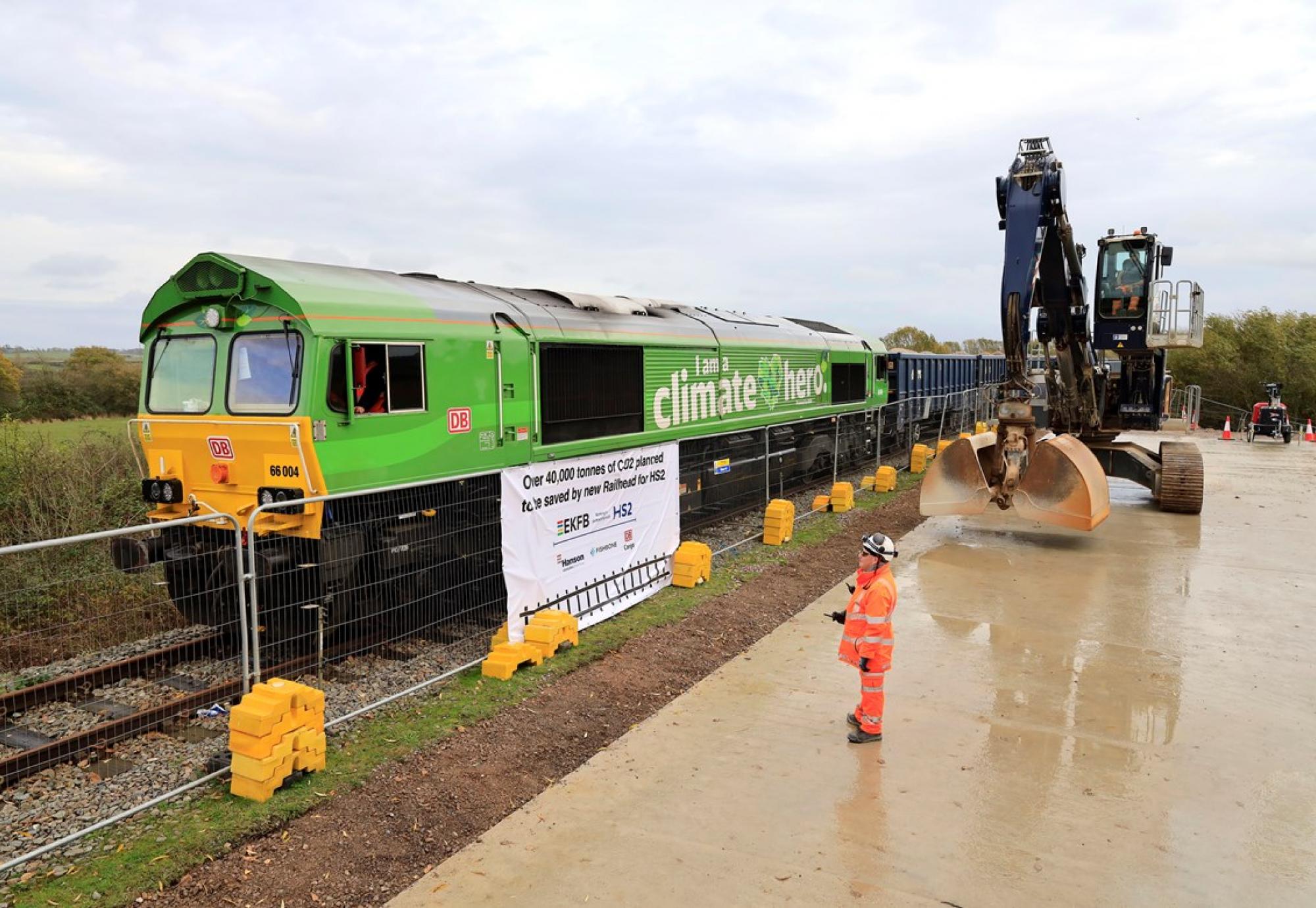 Freight train aggregate delivery, via HS2 