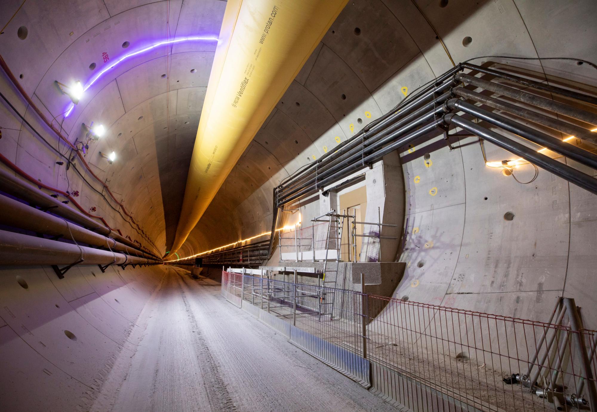 Chiltern tunnel with crosspassageway, via HS2 