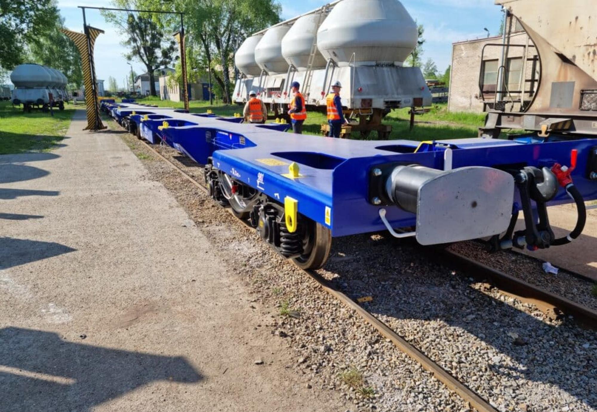 GB Railfreight take delivery of 100 new intermodal wagons