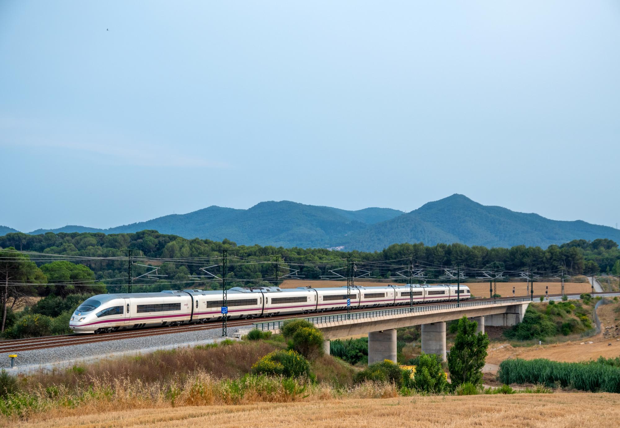 Spanish high-speed rail to install evo-rail’s rail-5G solution