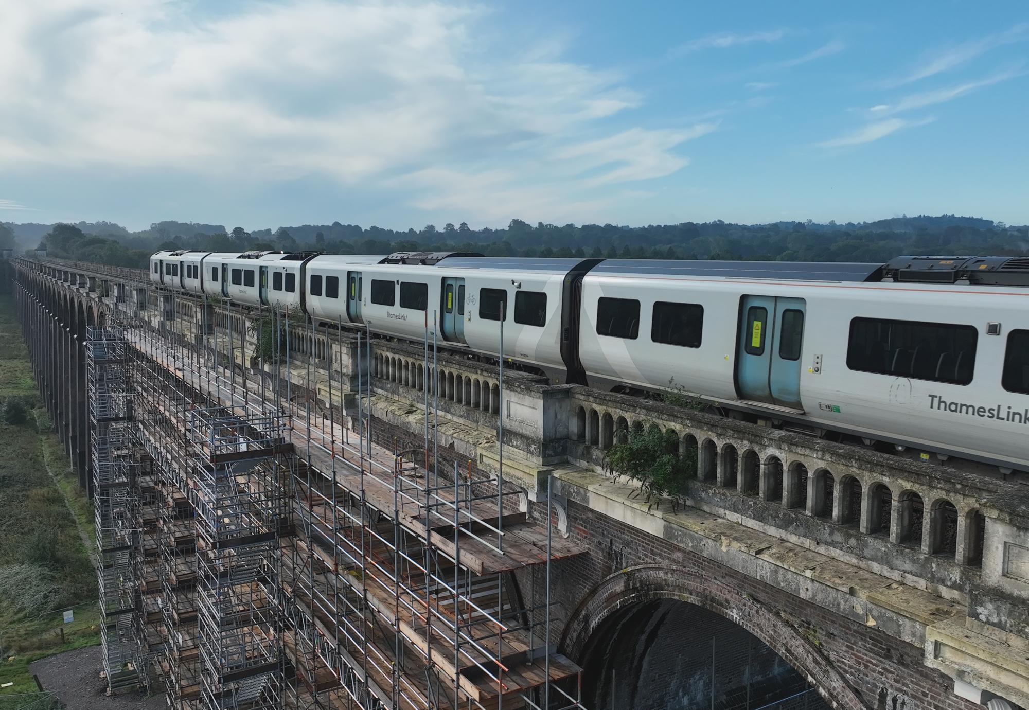 Train on the Ouse Valley Viaduct