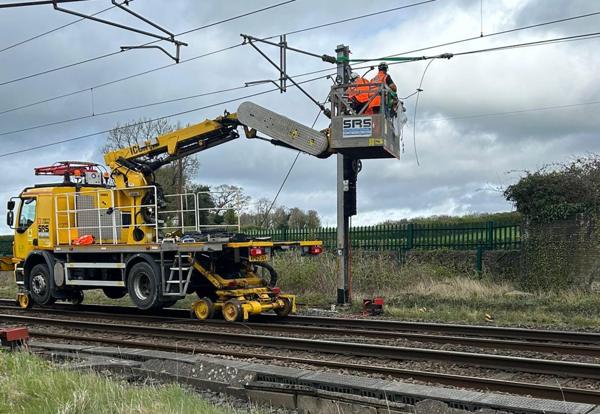 Amey Teams renewing overhead lines April 2026