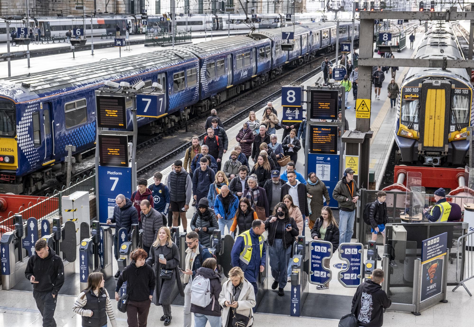 ORR People at a busy station