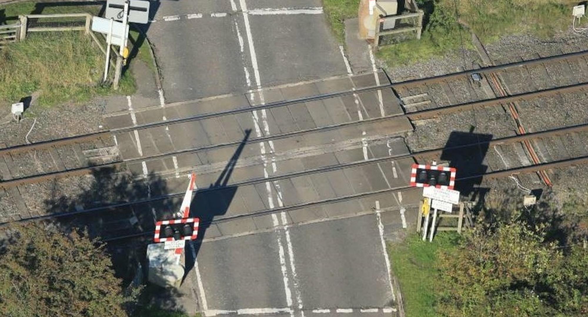 Broome Lane level crossing