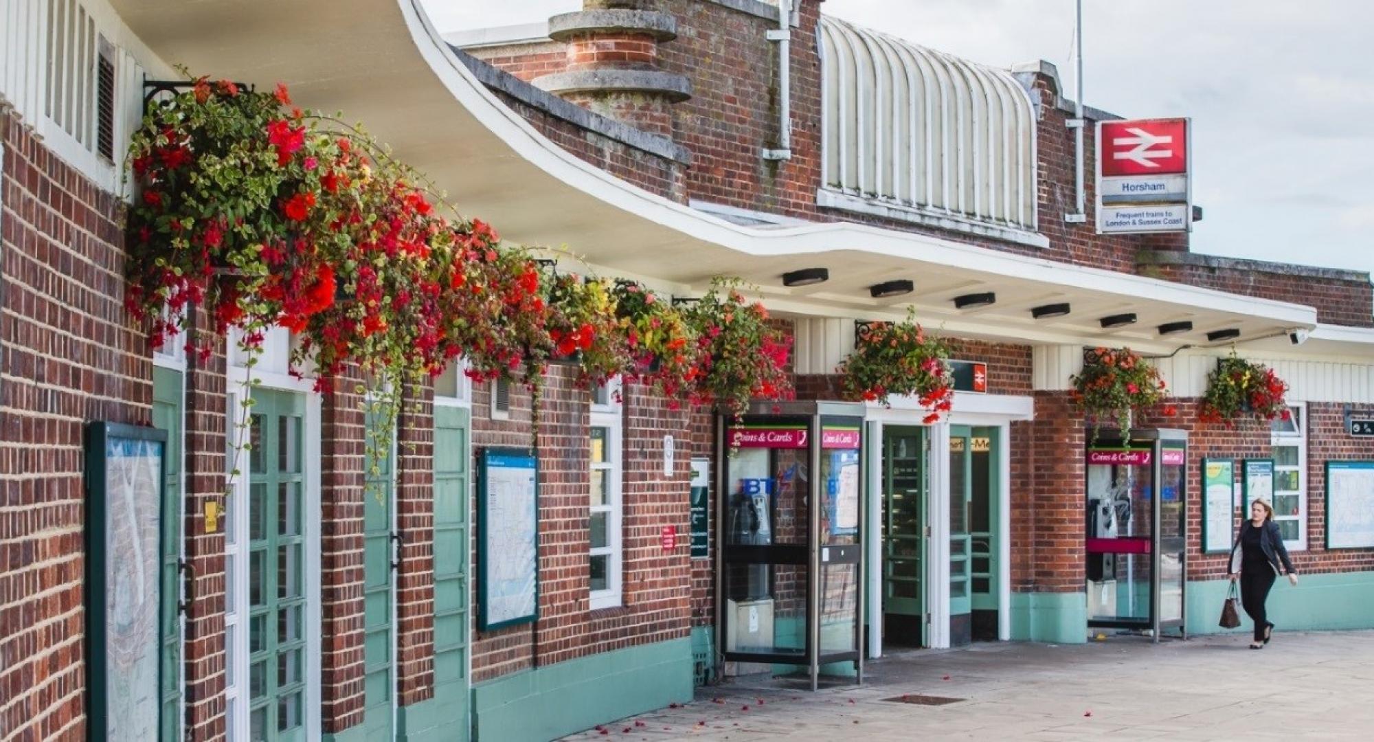 Horsham railway station