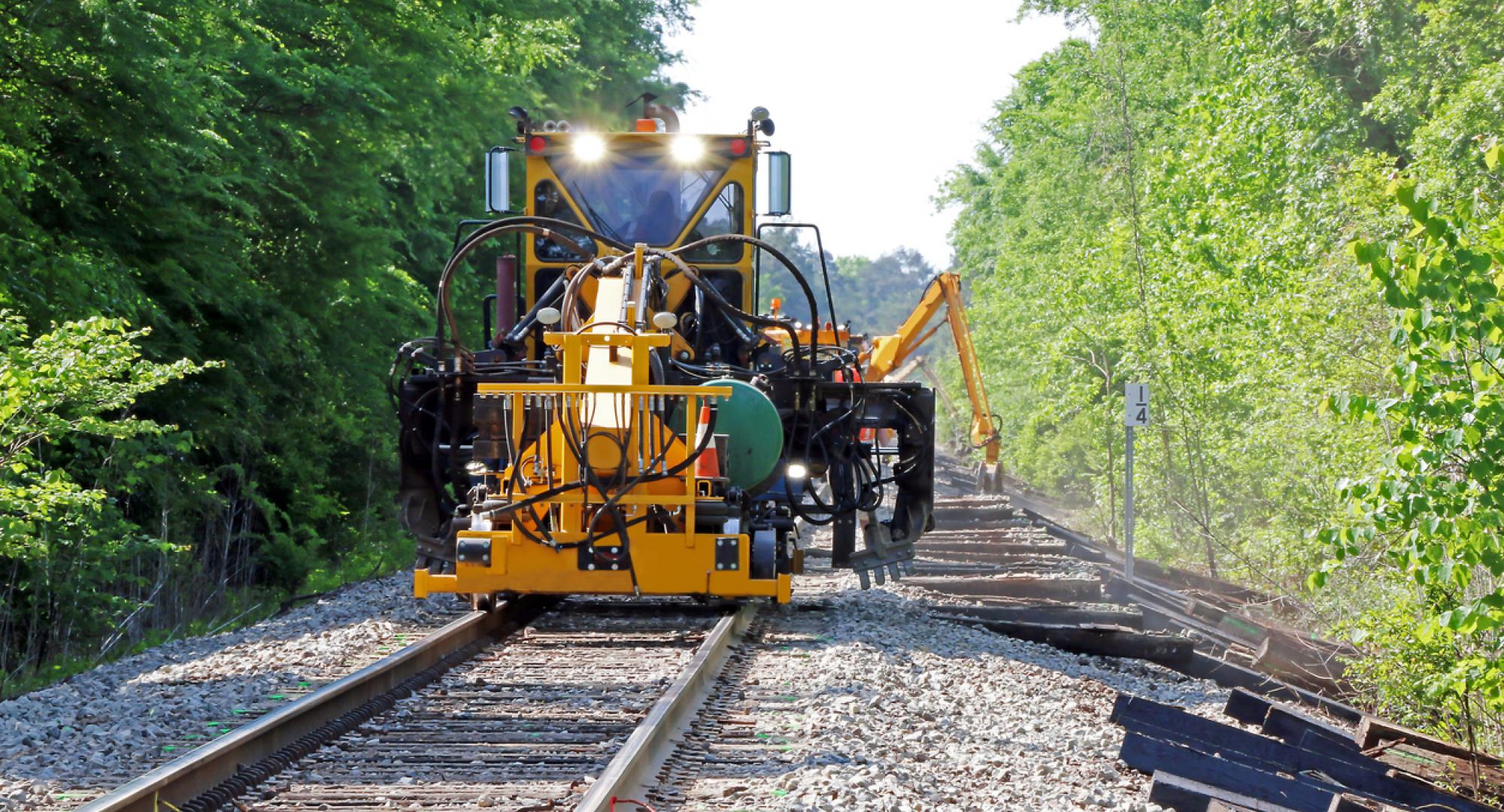 Rail repair vehicle