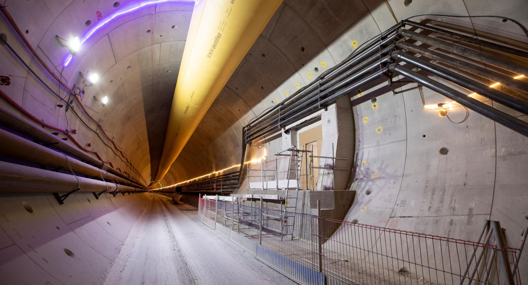 Chiltern tunnel with crosspassageway, via HS2 