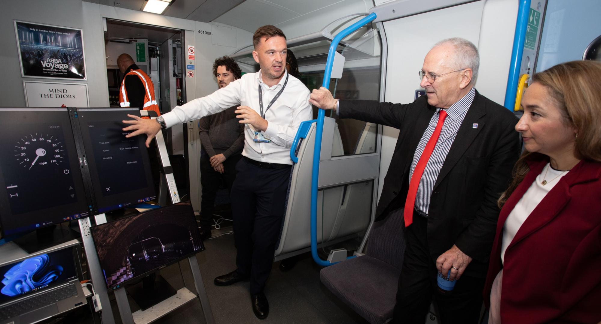 Rail Minister and staff