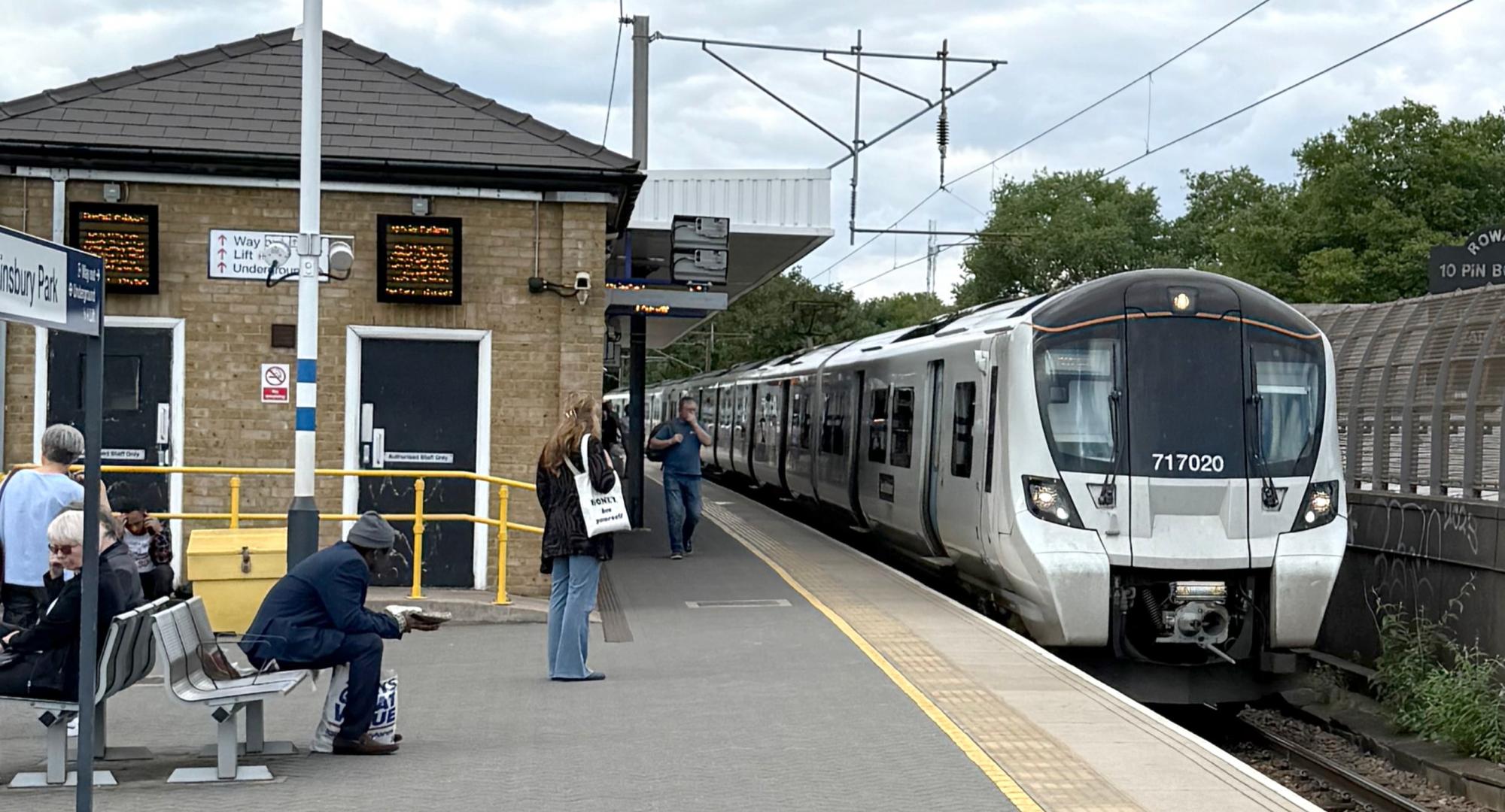 First 717 in pass service in 3.6.0 Finsbury Park