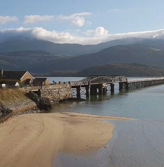 Momentous refurbishment underway for Barmouth Viaduct 