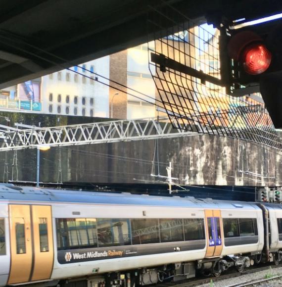 Birmingham New Street signal and platform 