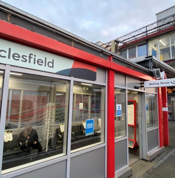 Macclesfield station