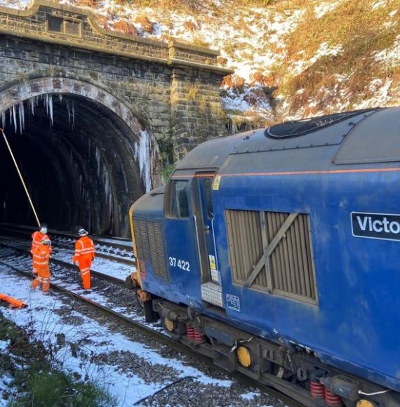 Network Rail teams tackle ice across West Yorkshire to keep vital services moving