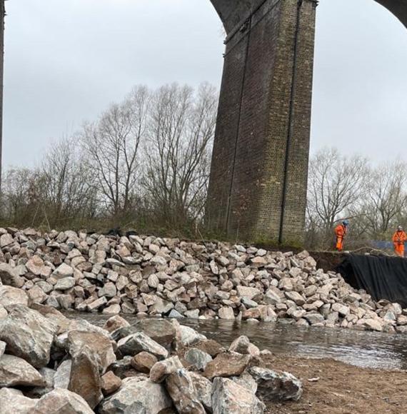 Work taking place on Reddish Vale viaduct