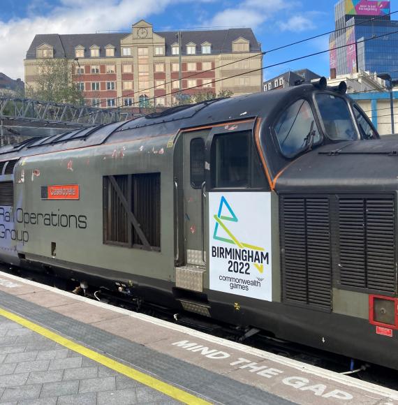 Thunderbird rescue locomotive on Birmingham New Street platform, via Network Rail 