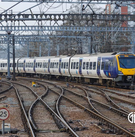 Northern Train at Leeds station, credited to David Oates Photography