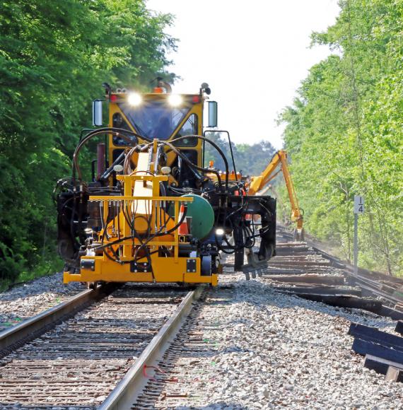 Rail repair vehicle