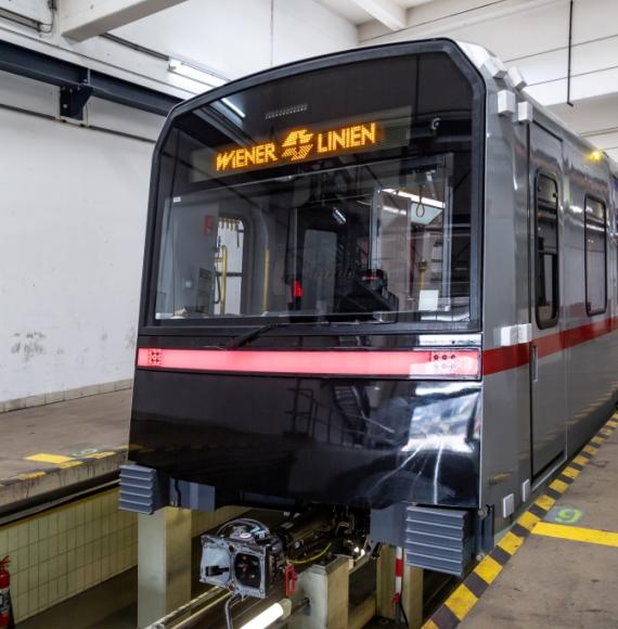 New generation of metro trains unveiled in Vienna